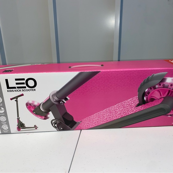 Jetson Leo Kids Kick Scooter - Picture 4 of 4